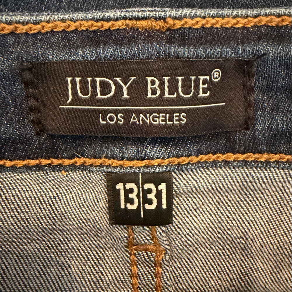 Judy Blue Everyday Essential Relaxed Fit Jeans Dark Wash Distressed Size 13/31 - Picture 7 of 10